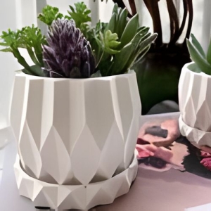 Diamond Shaped Planter & Lid